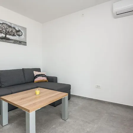 Apartment Spanic 1